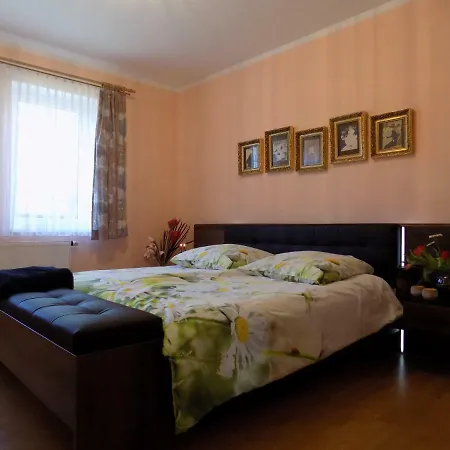 Landhaus Florian Apartment Rovensko pod Troskami